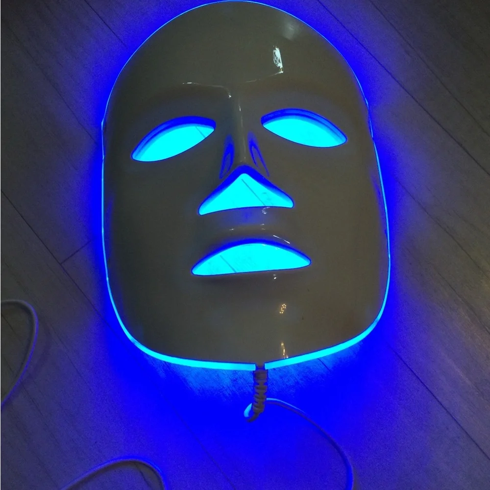 Aphrona Moonlight LED Mask - Picture 8 of 11